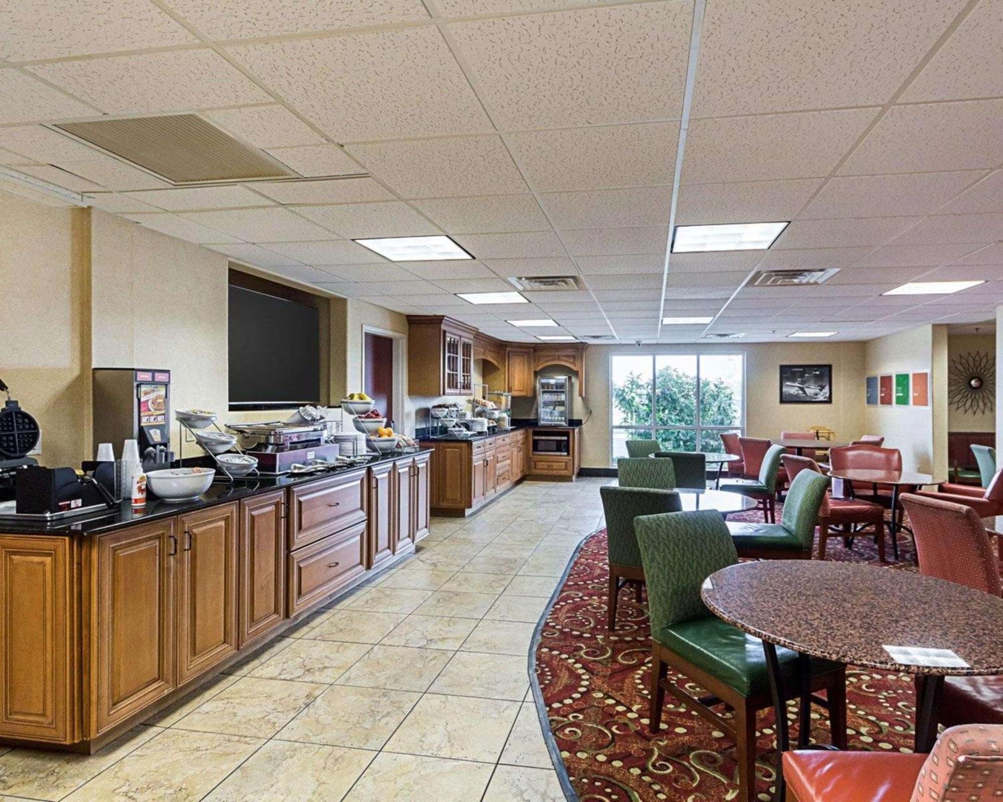 Comfort Suites Airport Wichita Eksteriør bilde