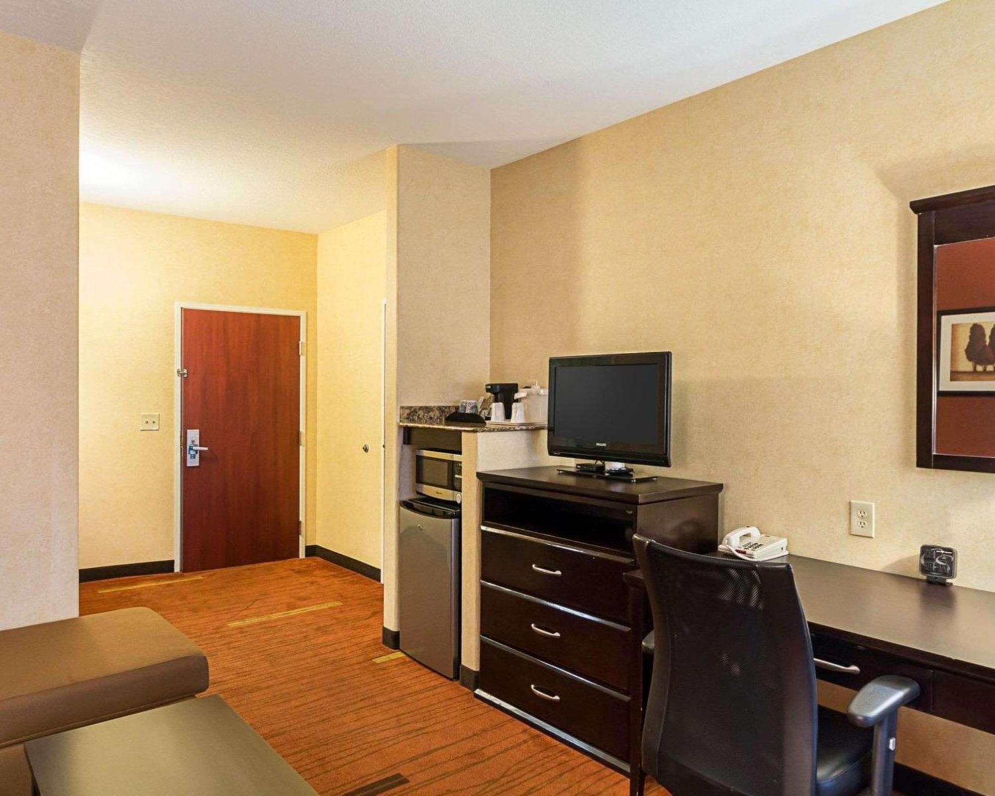 Comfort Suites Airport Wichita Eksteriør bilde