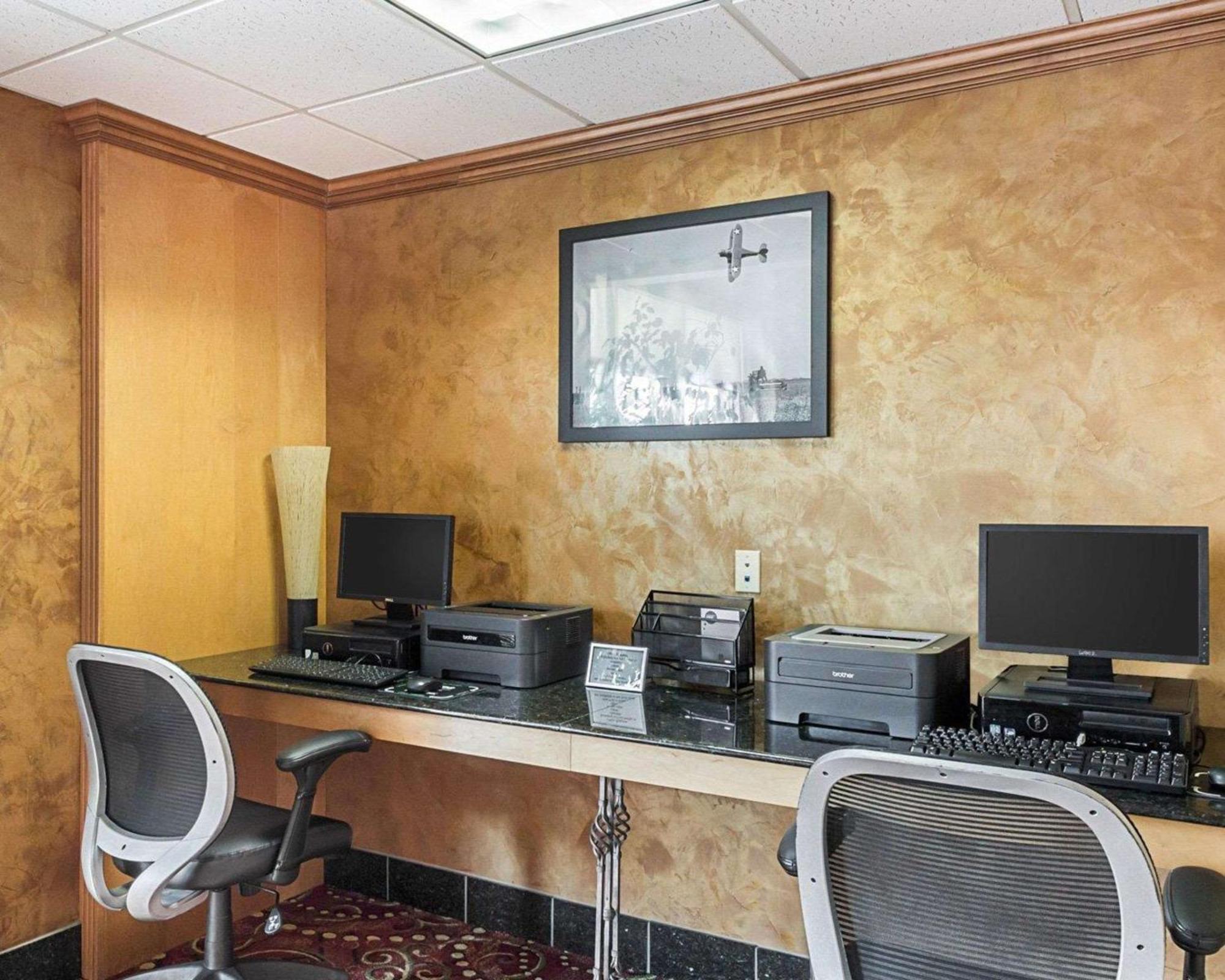 Comfort Suites Airport Wichita Eksteriør bilde